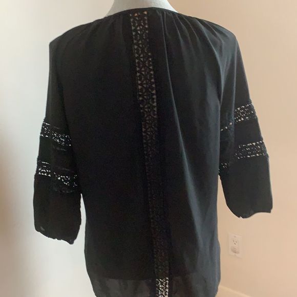 🌈3/$20 Catherine Malandrino black long sleeve crochet boho blouse - Picture 5 of 7
